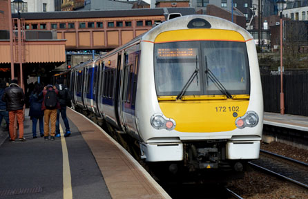 172 102 & 168111 Chiltern Units