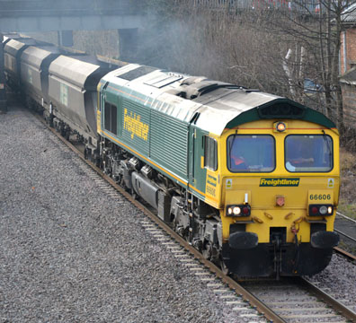 66606
            Freightliner at Water Orton