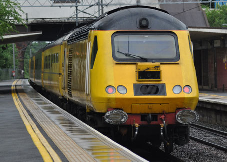 43013 & 43014 HST
        test Train