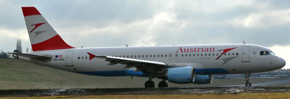 OE-LBQ Austrian